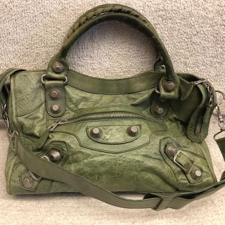 BALENCIAGA(グリーン・カーキ/緑色系)のフリマアイテム一覧 BALENCIAGA(グリーン・カーキ/緑色系)のフリマアイテム一覧