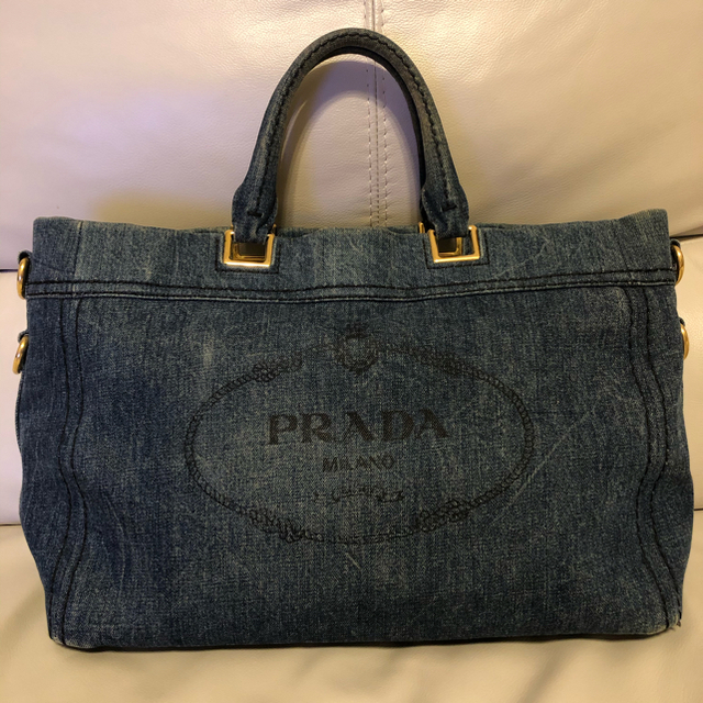 PRADA(プラダ)のプラダ　カナパ　トートバック　淡デニムカラー レディースのバッグ(トートバッグ)の商品写真