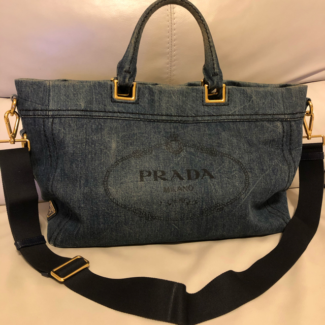 PRADA(プラダ)のプラダ　カナパ　トートバック　淡デニムカラー レディースのバッグ(トートバッグ)の商品写真