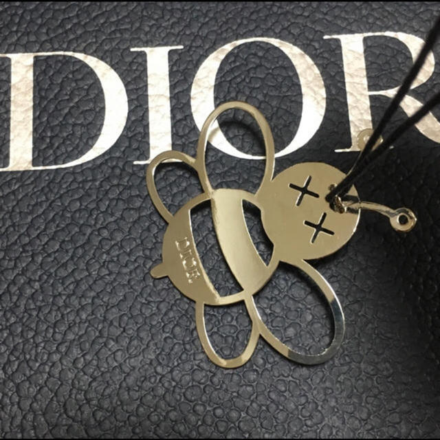 Dior(ディオール)のDior Kaws キーホルダー メンズのファッション小物(キーホルダー)の商品写真