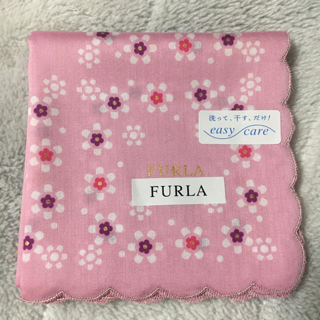 Furla(フルラ)のFURLA フルラ　ハンカチ　ピンク　花柄　新品 レディースのファッション小物(ハンカチ)の商品写真