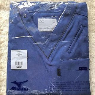 ミズノ(MIZUNO)の新品未開封！ ミズノ パイピング入りスクラブ 白衣 男女兼用　 ブルーネイビー　(Tシャツ(半袖/袖なし))