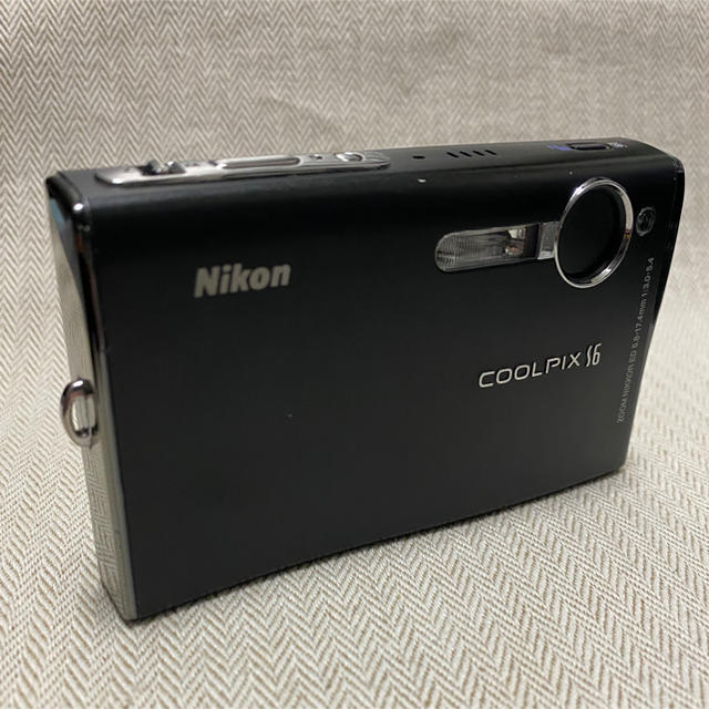 デジタルカメラ　Nikon COOLPIX S6  マットブラック