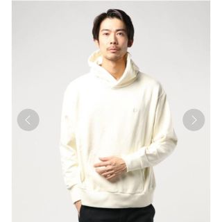 フレッドペリー(FRED PERRY)のフレッドペリー 白パーカー　✨(パーカー)