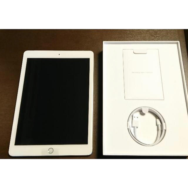 あり補償ほぼ未使用 iPad 6世代 Silver Cellular 32G SIMフリ