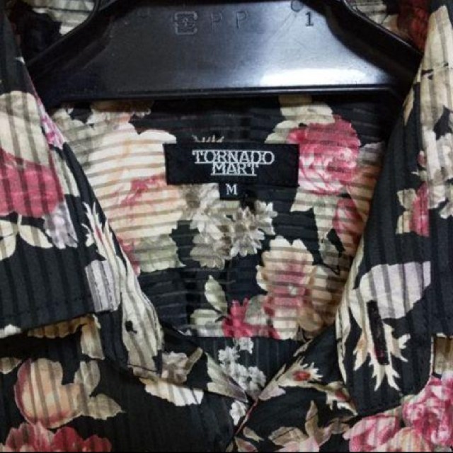 TORNADO MART(トルネードマート)のトルネードマート TORNADO MART  花柄シャツ メンズのトップス(Tシャツ/カットソー(半袖/袖なし))の商品写真