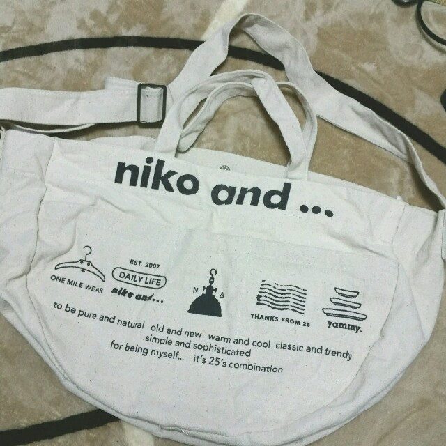 niko and...(ニコアンド)のniko and...キャンパスバッグ
 レディースのバッグ(ショルダーバッグ)の商品写真