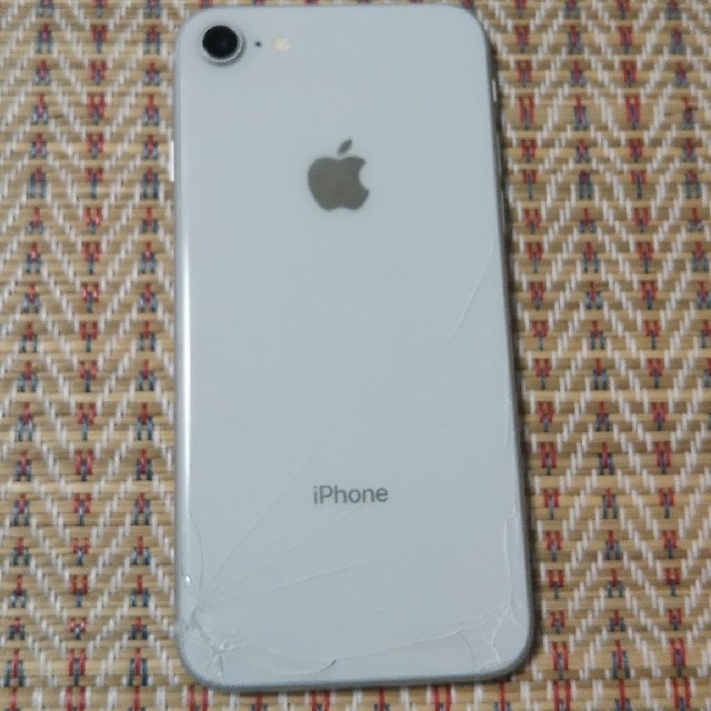 iPhone - iPhone 8 Silver 64 GB SIMフリーの通販 by MOMO's shop｜アイフォーンならラクマ 超歓迎即納
