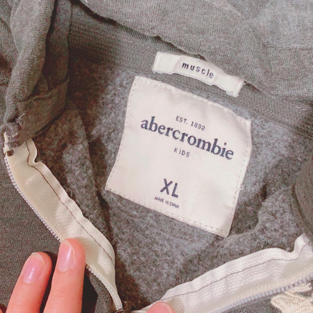 Abercrombie&Fitch(アバクロンビーアンドフィッチ)のアバクロパーカー レディースのトップス(パーカー)の商品写真