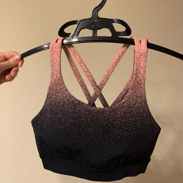 lululemon(ルルレモン)のルルレモン Energy Bra レア柄 新品 スポーツ/アウトドアのトレーニング/エクササイズ(トレーニング用品)の商品写真