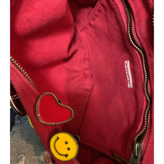 KAPITAL(キャピタル)のkapital リトルスナフキン 赤 缶バッジ等付 メンズのバッグ(ショルダーバッグ)の商品写真