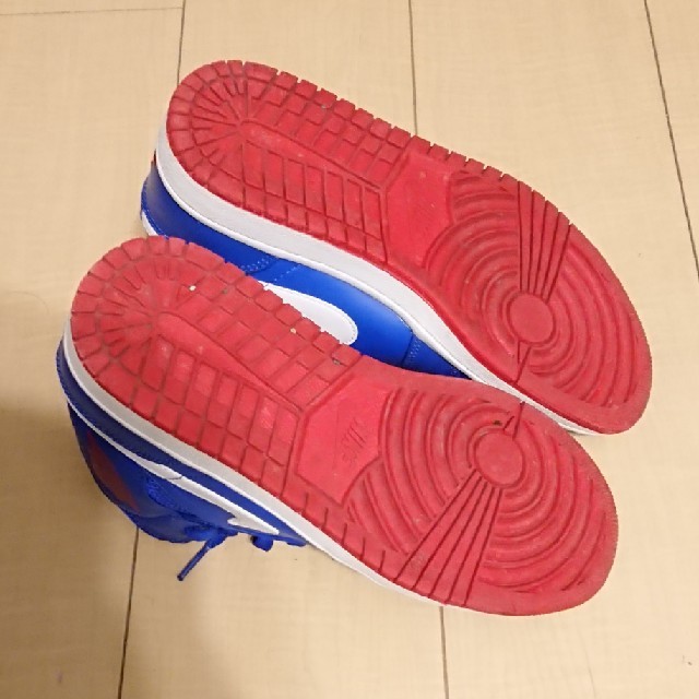 NIKE(ナイキ)のNIKE ナイキ ジョーダン1 Mid 青×赤×白 メンズの靴/シューズ(スニーカー)の商品写真
