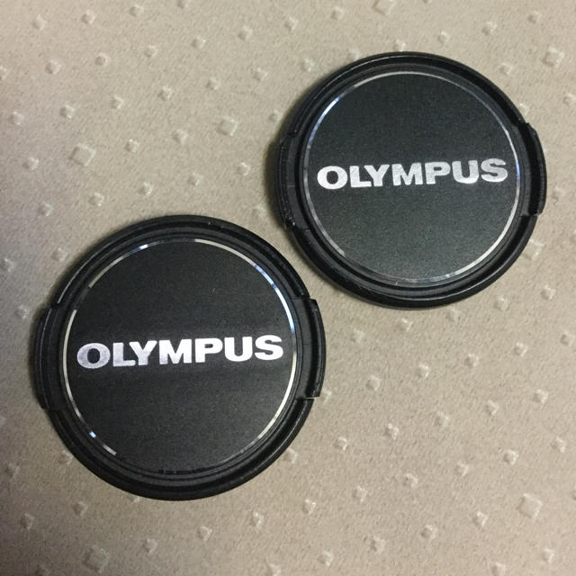 OLYMPUS(オリンパス)のオリンパス  レンズキャップ 37mm  LC-37B  2コ スマホ/家電/カメラのカメラ(その他)の商品写真