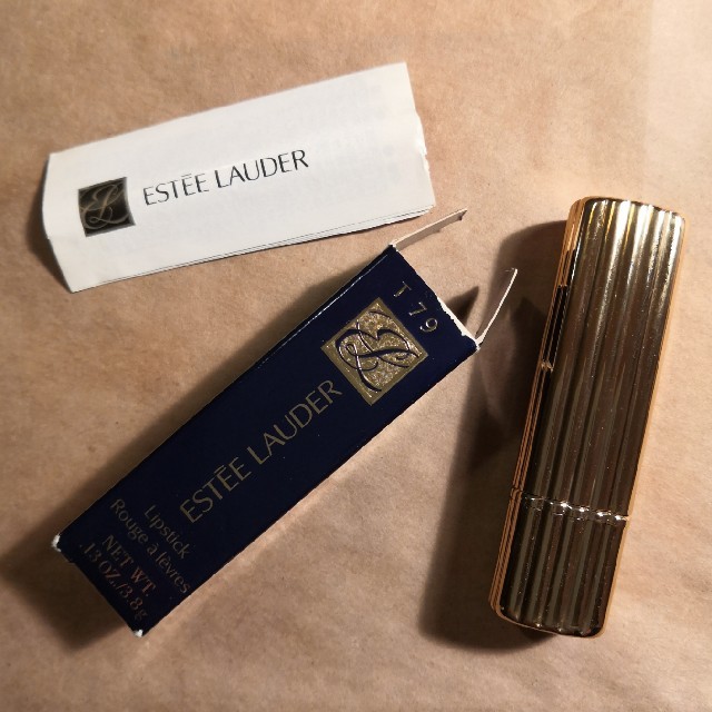 Estee Lauder(エスティローダー)のエスティ・ローダー　トゥルー リップスティック　79 ウィスパー ホワイト コスメ/美容のベースメイク/化粧品(口紅)の商品写真