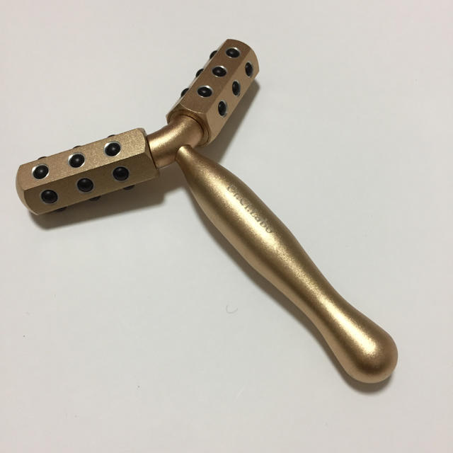Labo ドクターシーラボ 金のリフトWローラー 顔用の通販 by れもん ドクターシーラボ スキンアナライザー 金のリフトアップローラー