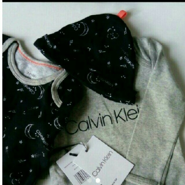 Calvin Klein(カルバンクライン)のちむしゃん様専用　Calvin Kleinのベビー服　　♥3点セット キッズ/ベビー/マタニティのベビー服(~85cm)(ロンパース)の商品写真