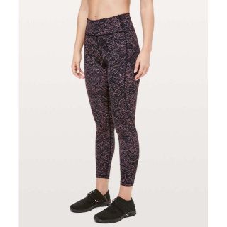 ルルレモン(lululemon)のルルレモン In Movement 25" レア柄 新品(ヨガ)