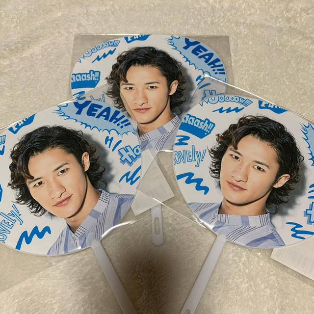 Johnny's(ジャニーズ)のSnowMan 岩本照　ミニうちわ エンタメ/ホビーのタレントグッズ(アイドルグッズ)の商品写真