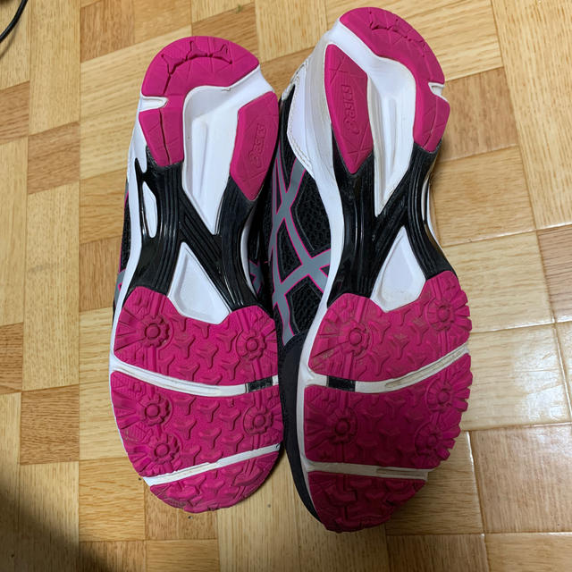 asics(アシックス)のアシックス　スニーカー　23.5cm キッズ/ベビー/マタニティのキッズ靴/シューズ(15cm~)(スニーカー)の商品写真