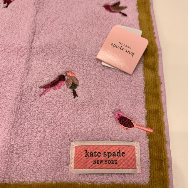 kate spade new york(ケイトスペードニューヨーク)の『新品』ケイトスペード   タオルハンカチ レディースのファッション小物(ハンカチ)の商品写真