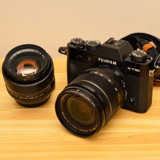 フジフイルム(富士フイルム)のFUJIFILM X-T30本体・XF18-55・ XF35mmF1.4(ミラーレス一眼)