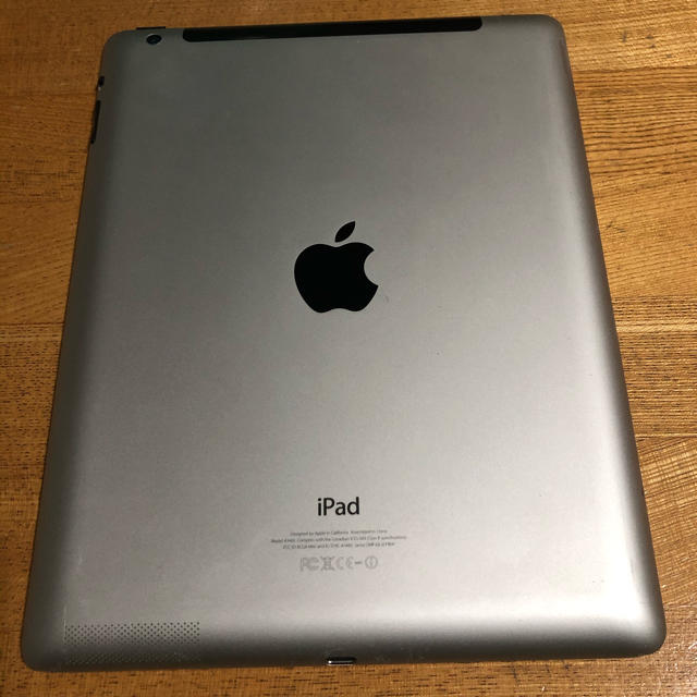 iPad(アイパッド)のApple iPad4 Wi-Fi+セルラーモデル 64GB シルバー ジャンク スマホ/家電/カメラのPC/タブレット(タブレット)の商品写真