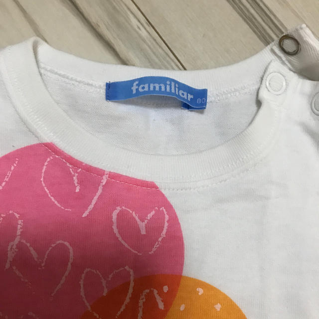 familiar(ファミリア)の美品familiar リアちゃんTシャツ80サイズ キッズ/ベビー/マタニティのベビー服(~85cm)(Ｔシャツ)の商品写真