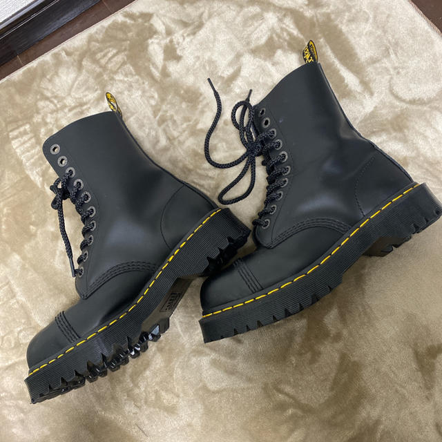 Dr.Martens(ドクターマーチン)の期間限定お値下げ中⭐️ドクターマーチン 10ホール ブーツ厚底ブラック10966 レディースの靴/シューズ(ブーツ)の商品写真