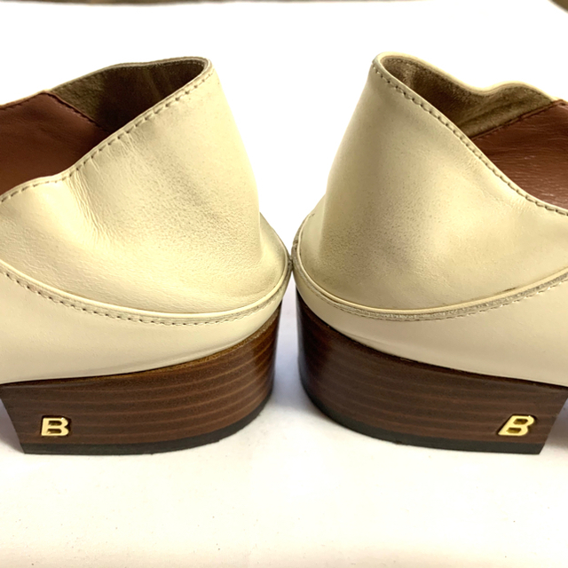 Bally(バリー)のBallyレディースパンプスホワイトバリー2wayサンダル レディースの靴/シューズ(ハイヒール/パンプス)の商品写真