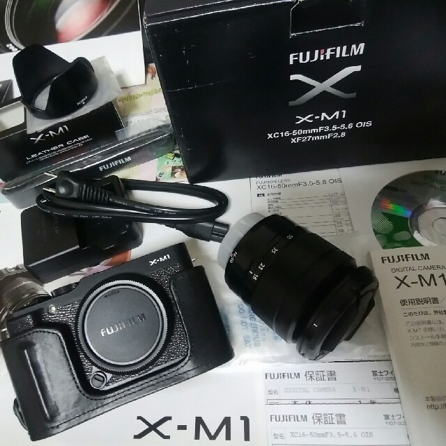 富士フイルム(フジフイルム)の富士フイルム X-M1 レンズキット ブラック スマホ/家電/カメラのカメラ(ミラーレス一眼)の商品写真