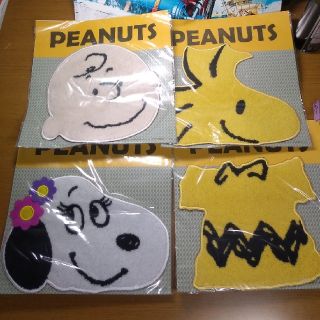 ピーナッツ(PEANUTS)のスヌーピー　ダイカットタオル　全４枚(ハンカチ)