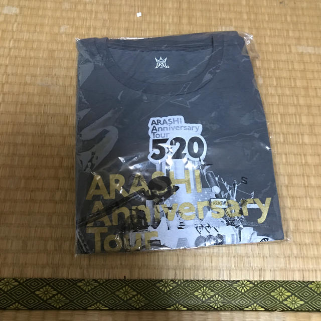 嵐 5x20 Tシャツ グレー エンタメ/ホビーのタレントグッズ(アイドルグッズ)の商品写真