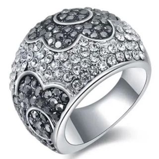 SWAROVSKI(リング(指輪) ・ ブラック/黒色系)のフリマアイテム一覧 SWAROVSKI(リング(指輪) ・ ブラック/黒色系)のフリマアイテム一覧