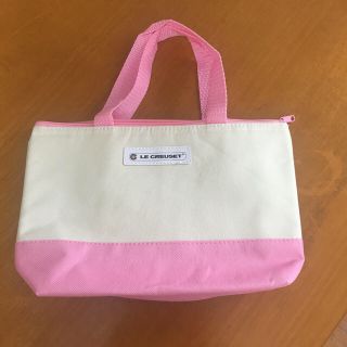 ルクルーゼ(LE CREUSET)のル・クルーゼ　保冷バッグ　ピンク色(日用品/生活雑貨)