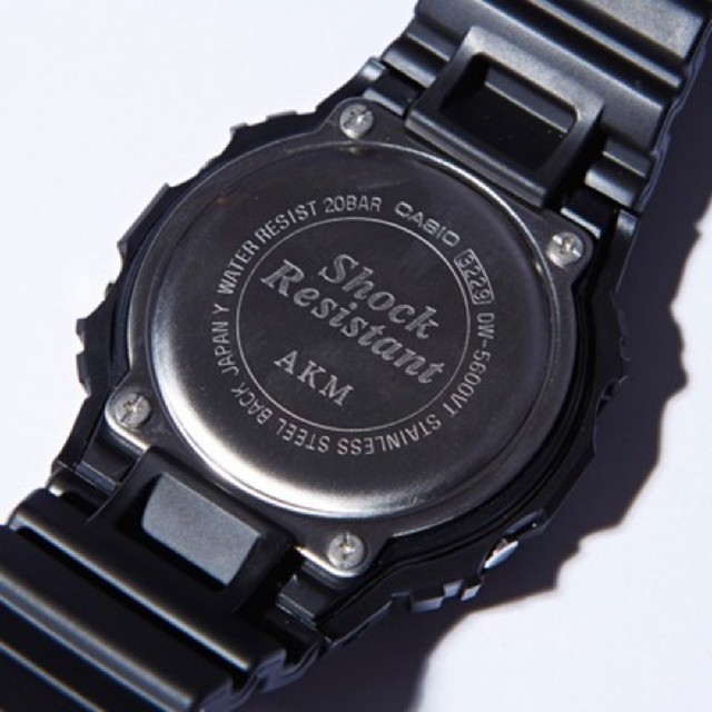 G-SHOCK(ジーショック)の10周年記念モデル 限定1000本 AKM G-SHOCK DW-5600 メンズの時計(腕時計(デジタル))の商品写真