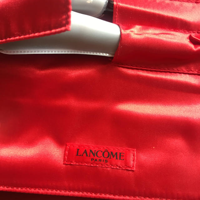 LANCOME(ランコム)のLANCOME☆ランコム☆ブラシandブラシケース☆新品未使用 コスメ/美容のメイク道具/ケアグッズ(チーク/フェイスブラシ)の商品写真