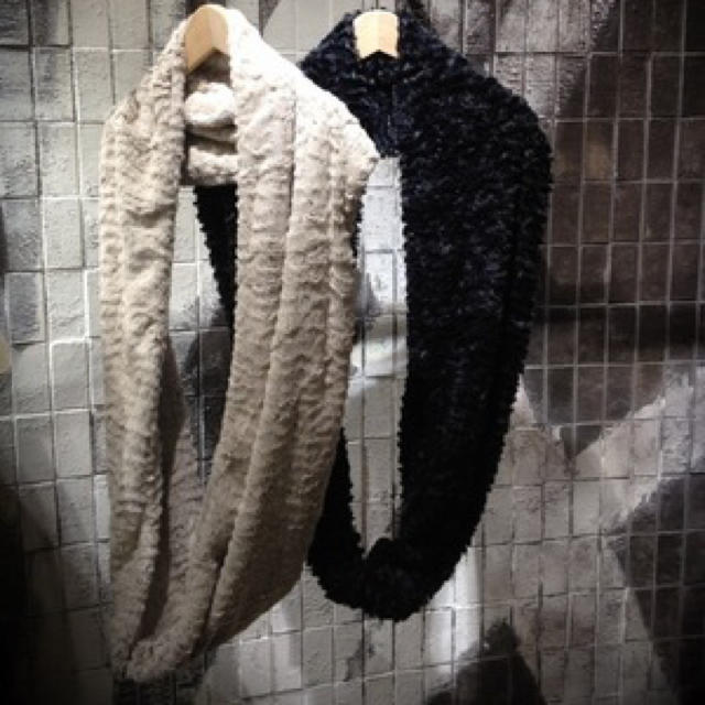 JEANASIS(ジーナシス)のあや様専用 ジーナシス グレー スヌード レディースのファッション小物(マフラー/ショール)の商品写真