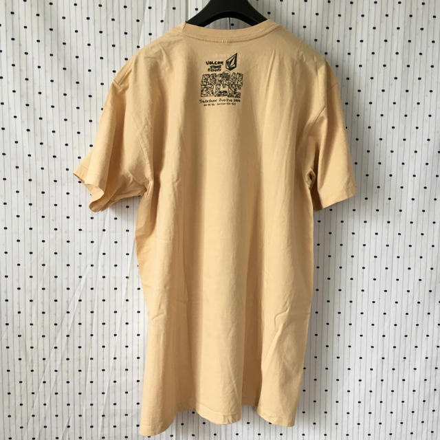 volcom(ボルコム)のvolcomボルコムUS限定非売品デザインTシャツ L スポーツ/アウトドアのスポーツ/アウトドア その他(サーフィン)の商品写真