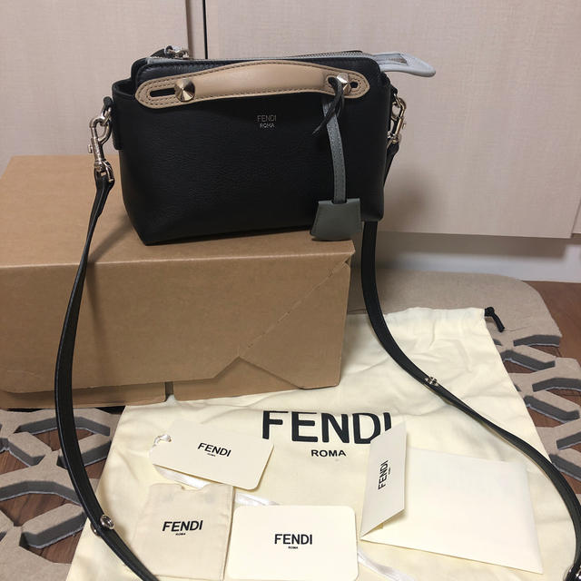 FENDI(フェンディ)のsasa様　専用　フェンディ  バイザウェイミニ レディースのバッグ(ショルダーバッグ)の商品写真