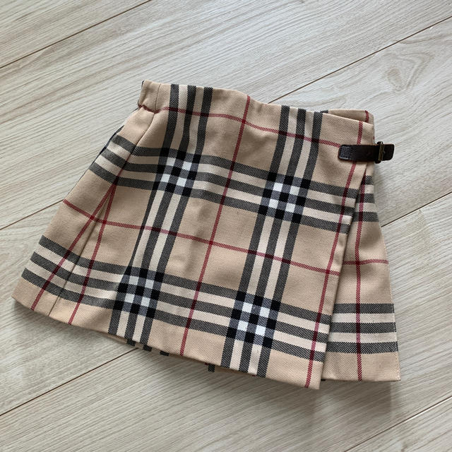 BURBERRY(バーバリー)のBurberryスカート　3 キッズ/ベビー/マタニティのキッズ服女の子用(90cm~)(スカート)の商品写真