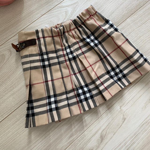 BURBERRY(バーバリー)のBurberryスカート　3 キッズ/ベビー/マタニティのキッズ服女の子用(90cm~)(スカート)の商品写真