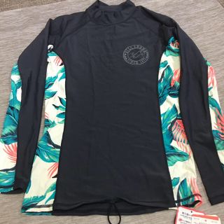 ビラボン(billabong)の値下げビラボン　ラッシュガード  新品未使用　ロンハーマン、ロキシー 好きにも！(サーフィン)