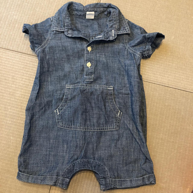 babyGAP(ベビーギャップ)のbabygap デニムロンパース キッズ/ベビー/マタニティのベビー服(~85cm)(ロンパース)の商品写真