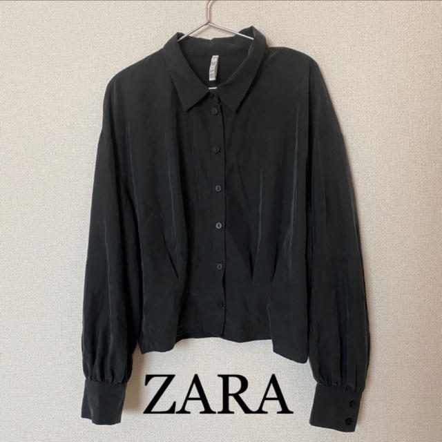 ZARA(ザラ)のZARA trf シャツ　　☆丈短　☆人気　☆サイズM レディースのトップス(シャツ/ブラウス(長袖/七分))の商品写真