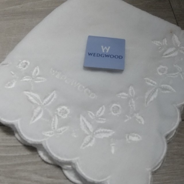 WEDGWOOD(ウェッジウッド)の【きら様専用】ウエッジウッド ハンカチ 青、白２枚セット レディースのファッション小物(ハンカチ)の商品写真