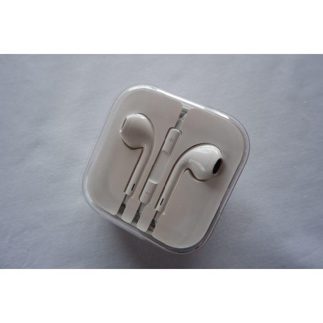 Apple(アップル)のiPod / iPhone 用イヤホン（Apple純正品） スマホ/家電/カメラのオーディオ機器(ヘッドフォン/イヤフォン)の商品写真