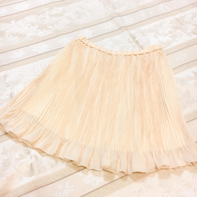 GU(ジーユー)の[新品] ジーユーシフォンプリーツスカート アイボリー レディースのスカート(ひざ丈スカート)の商品写真