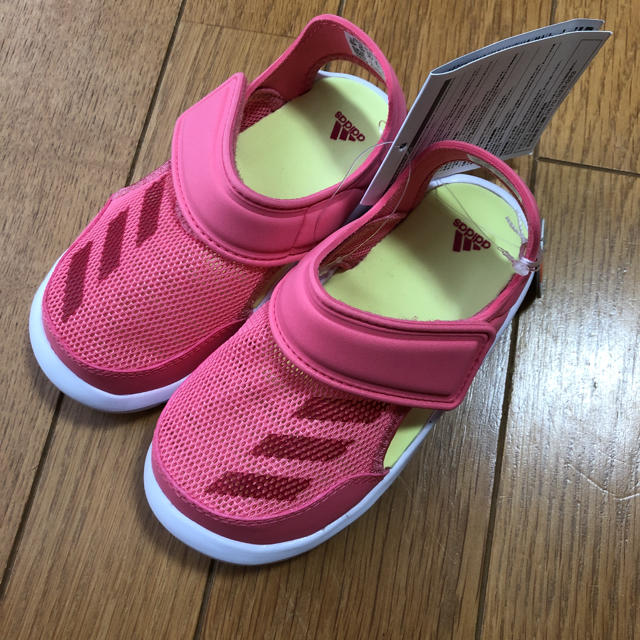 adidas(アディダス)のアディダスサンダル16センチ キッズ/ベビー/マタニティのキッズ靴/シューズ(15cm~)(サンダル)の商品写真