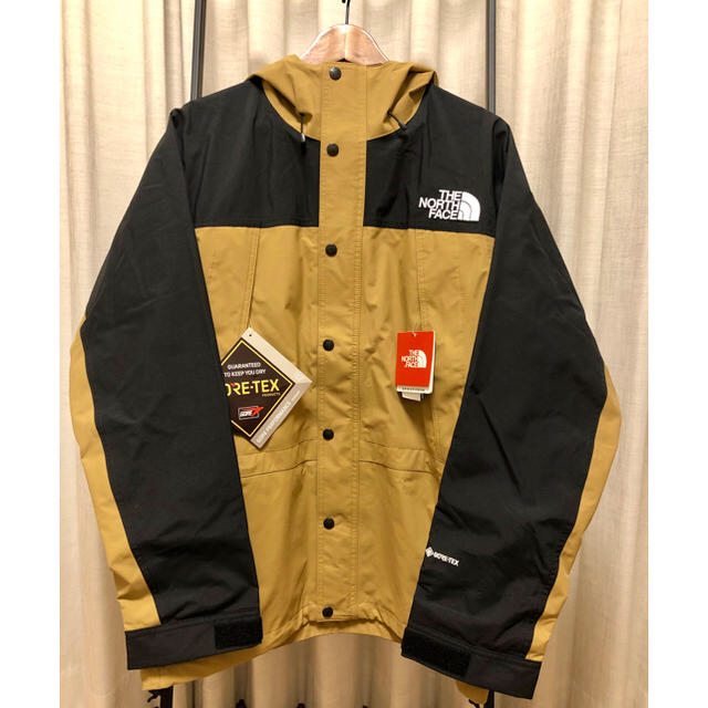 THE NORTH FACE(ザノースフェイス)の【新品】ノースフェイス　マウンテンライトジャケット　ブリティッシュカーキLサイズ メンズのジャケット/アウター(マウンテンパーカー)の商品写真