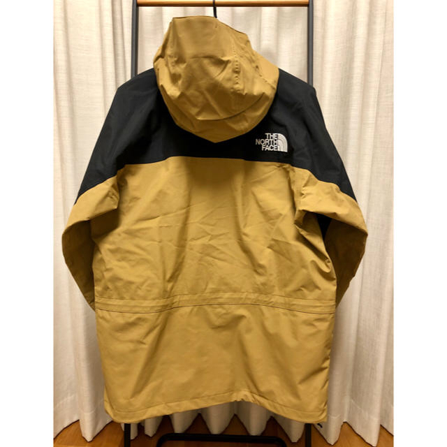 THE NORTH FACE(ザノースフェイス)の【新品】ノースフェイス　マウンテンライトジャケット　ブリティッシュカーキLサイズ メンズのジャケット/アウター(マウンテンパーカー)の商品写真